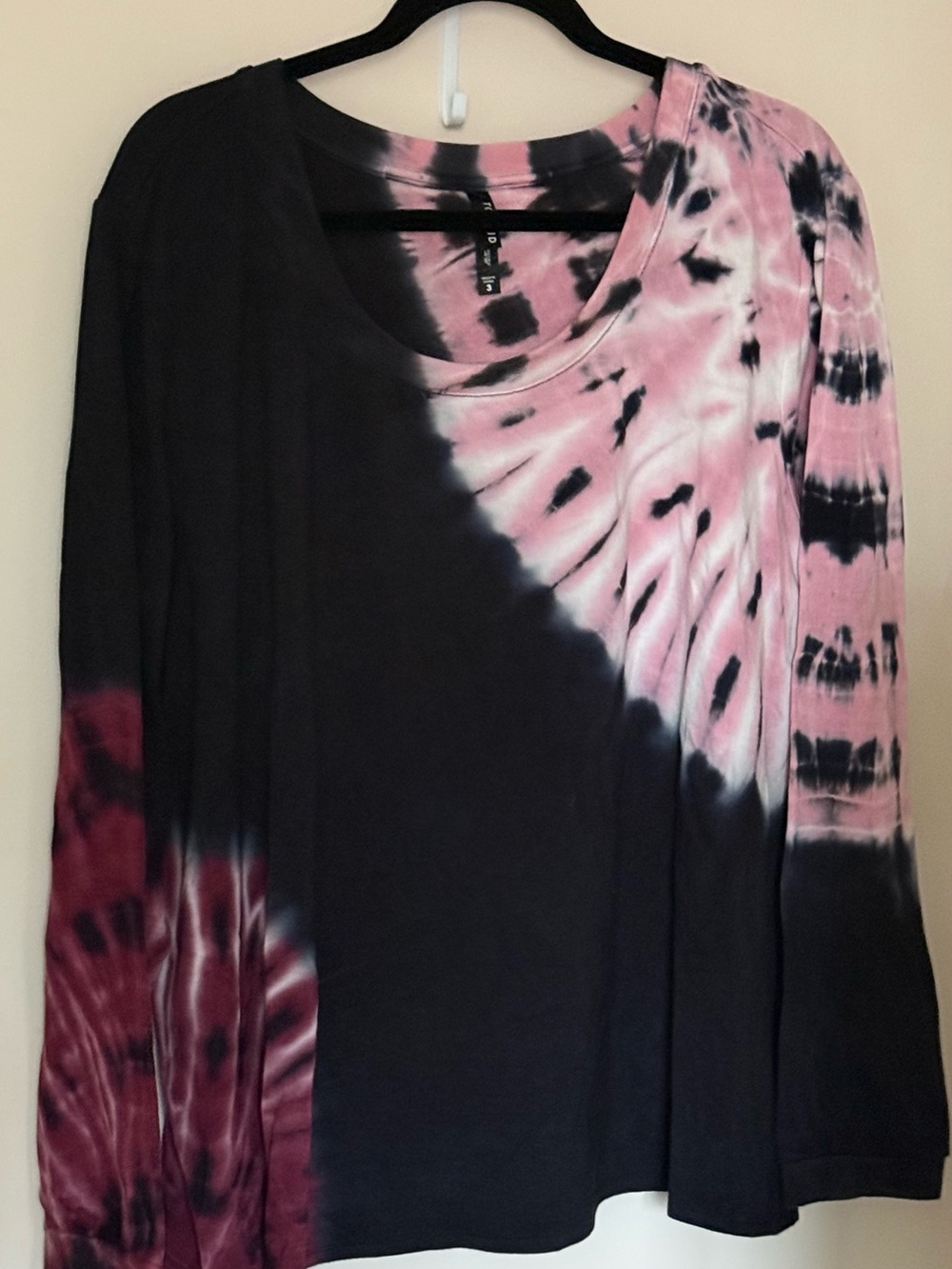 torrid Black & Pink Tie-Dye Long Sleeve Top